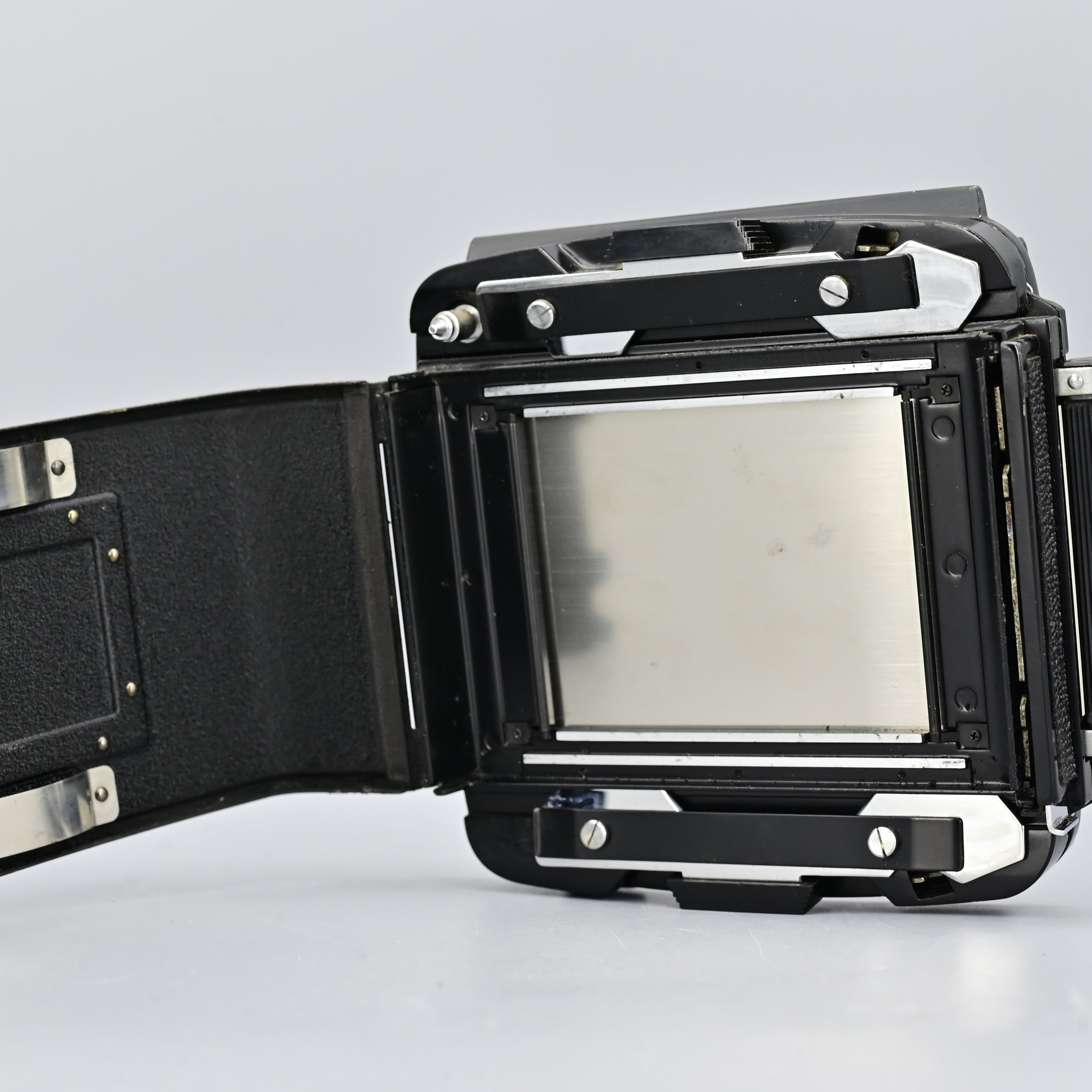 Mamiya RB67 Pro + Sekor C 127mm F3.8 Lens. – SHOWA