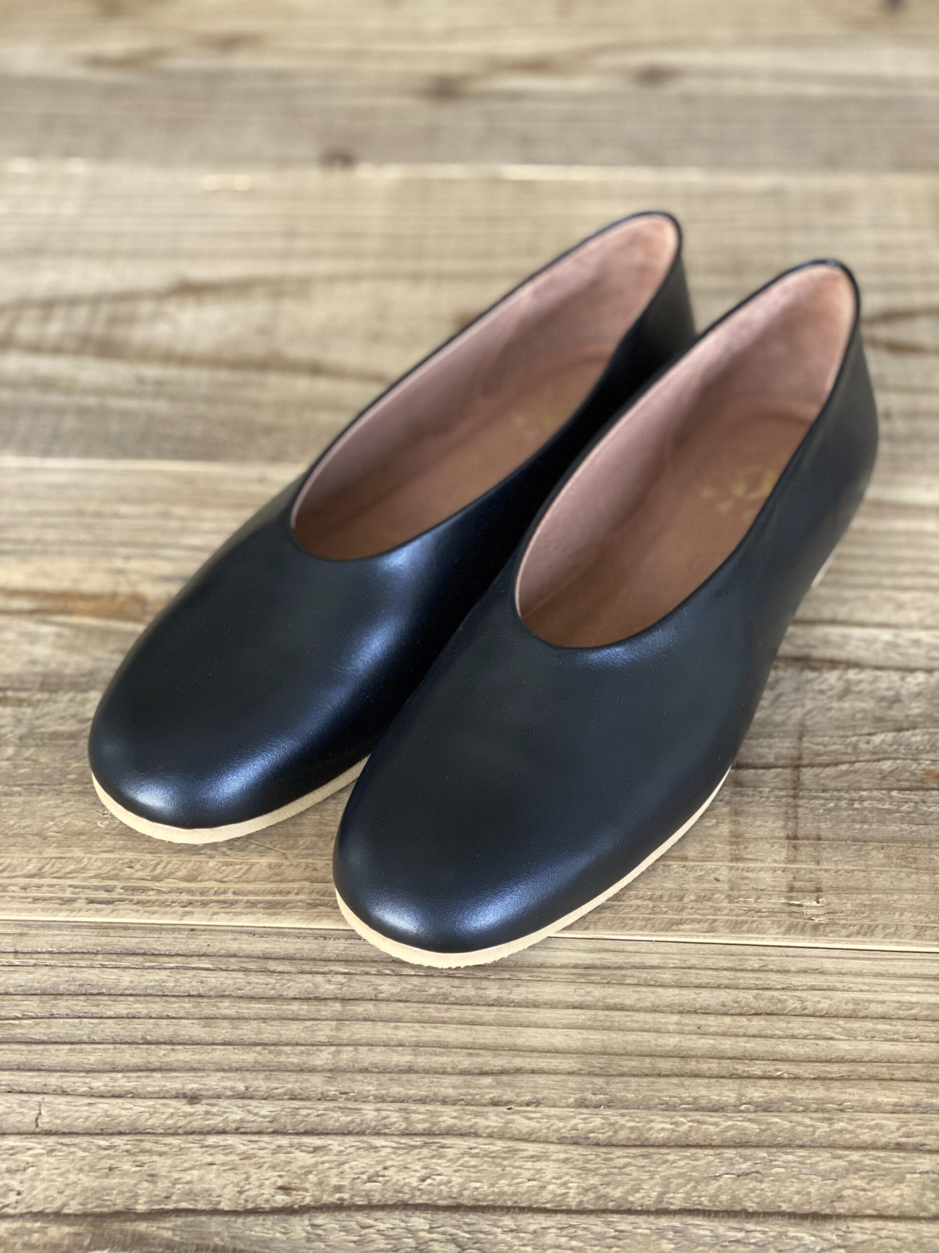 ケイ 黒のバレエシューズ サイズ37 Tストラップレザーシューズ 日本製