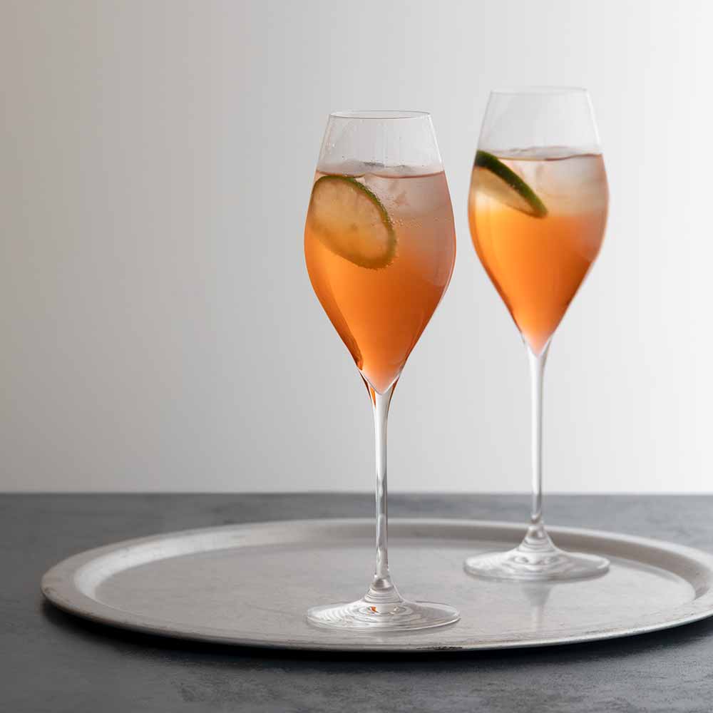 シャンパンの泡と香りを完璧に引き立てる】プロ推奨のフルート型グラス
