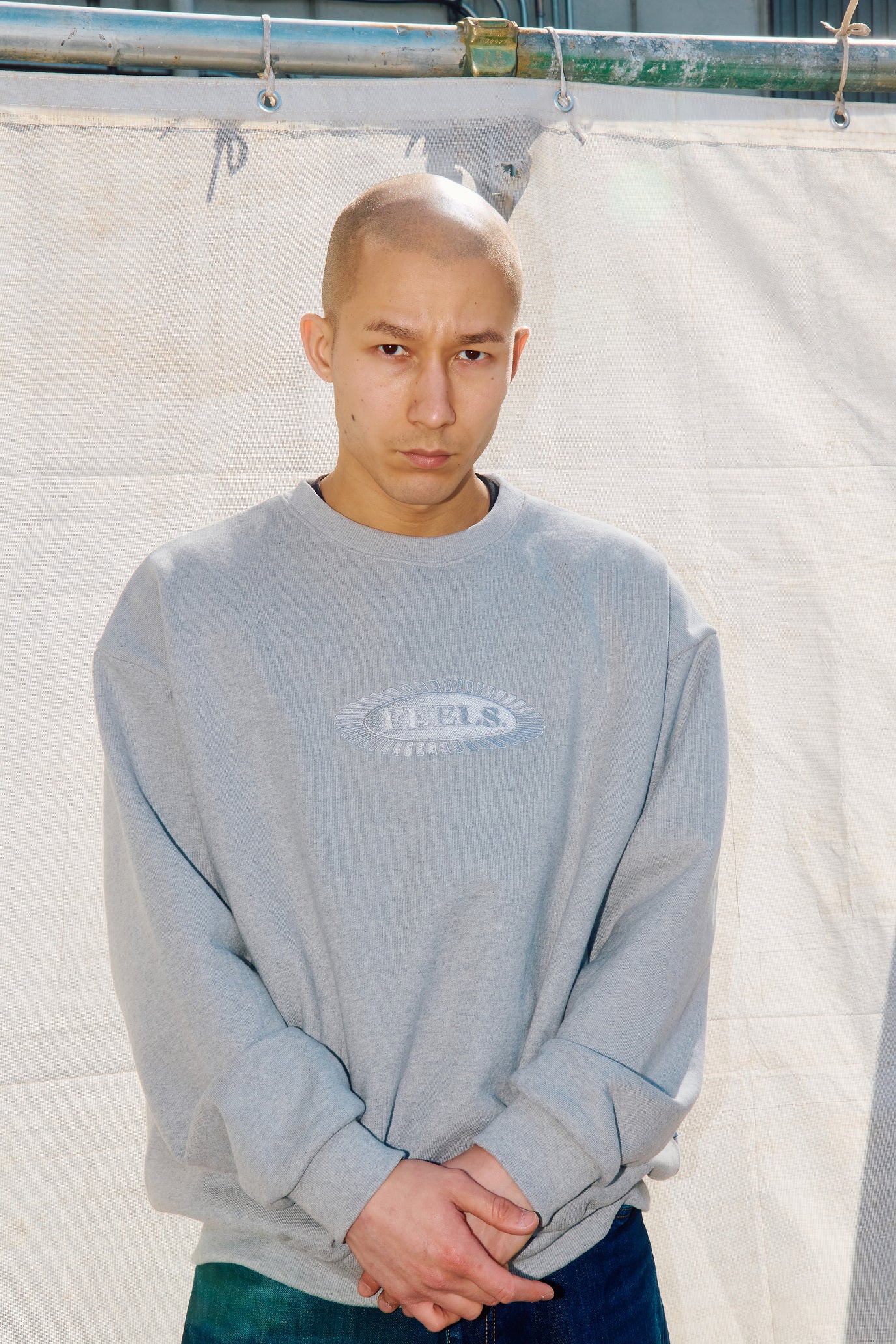 CREWNECK SWEATSHIRT GRAY – FEELS.