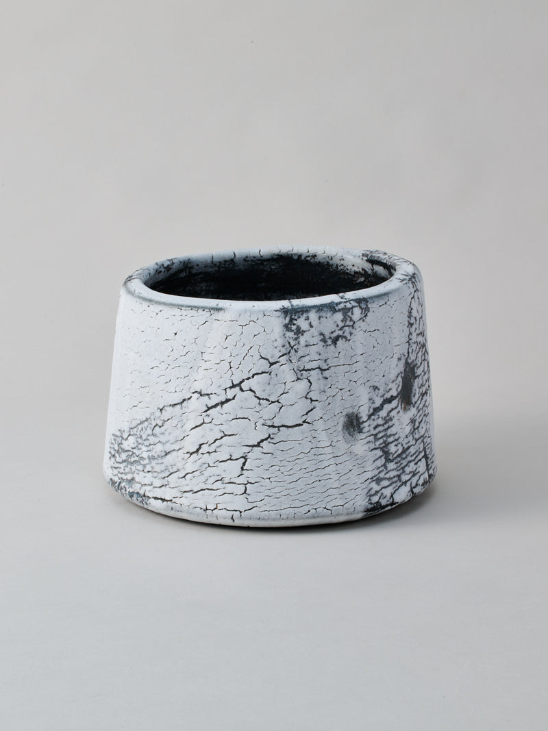 林友加 志野筒（黒グレー） – Numero CLOSET