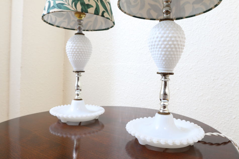 オールドフェントンFenton ミルクガラス ホブネイルテーブルランプ