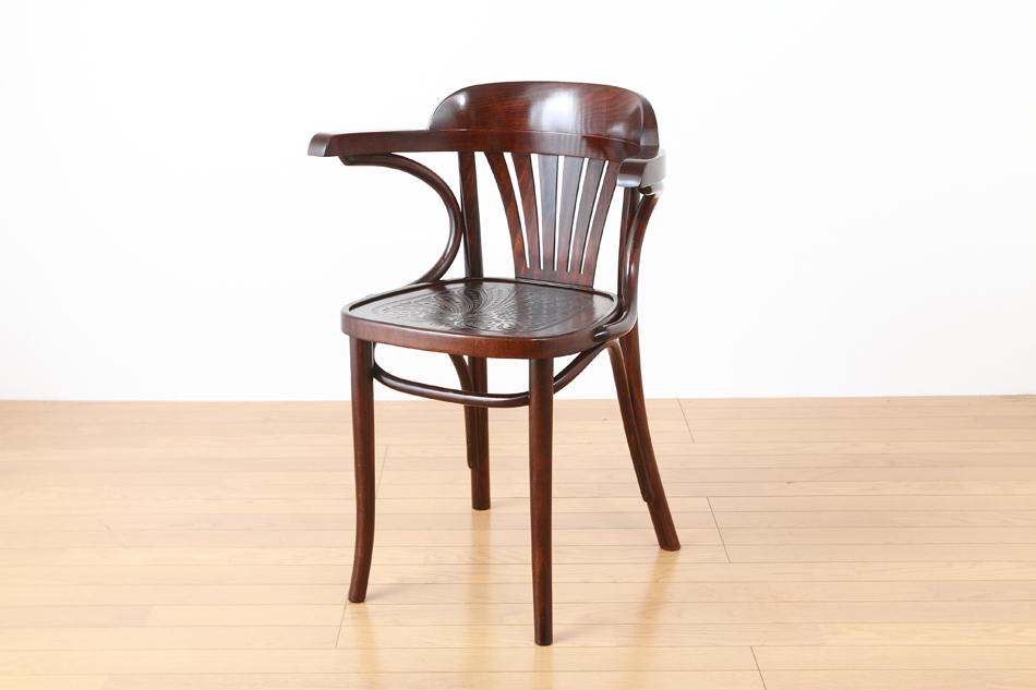 ファーメグFAMEG ベントウッドアームチェア No6023 / アンティーク