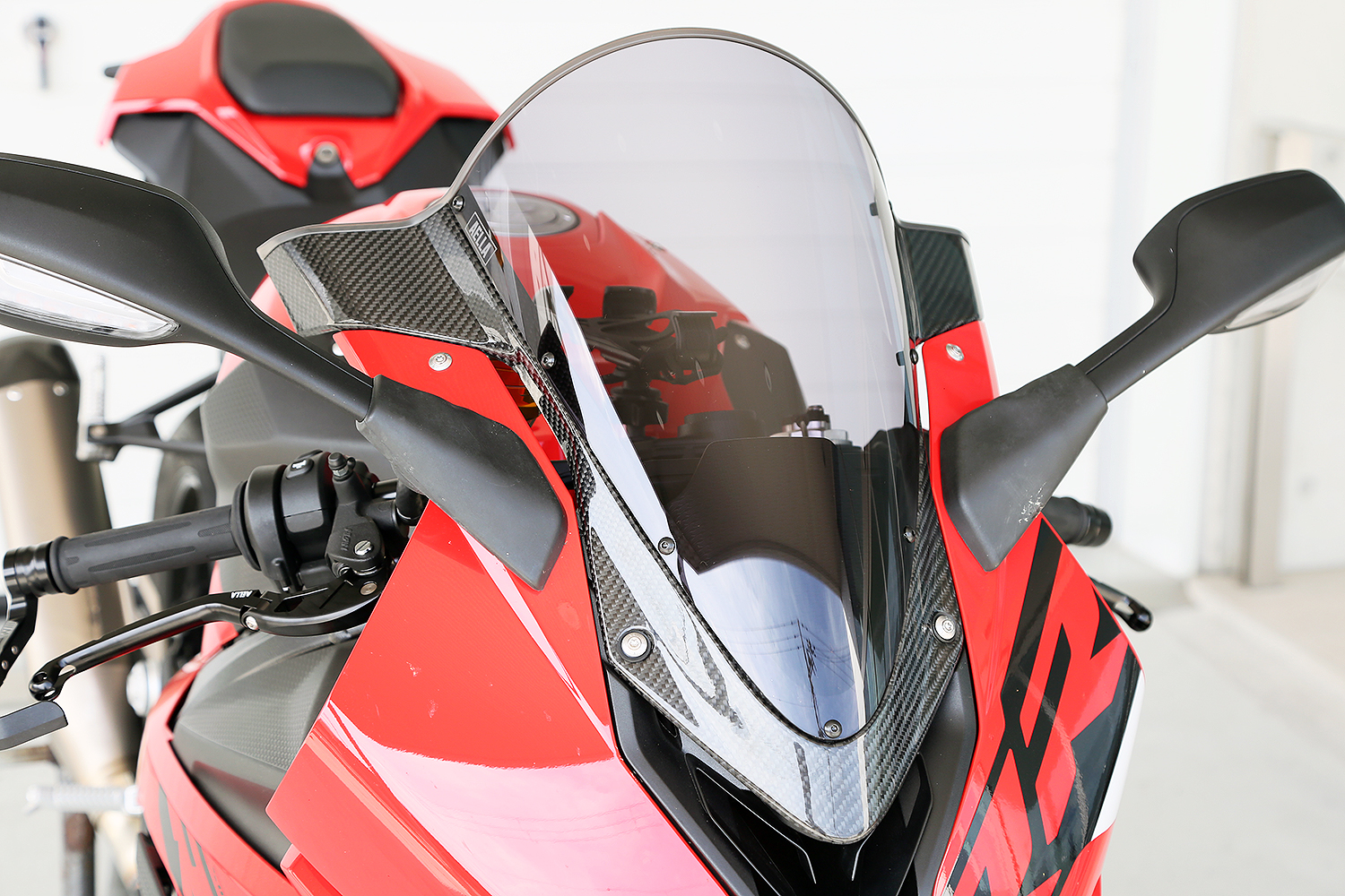 カーボンハイスクリーン(S1000RR '19～)スモーク | AELLA オンライン