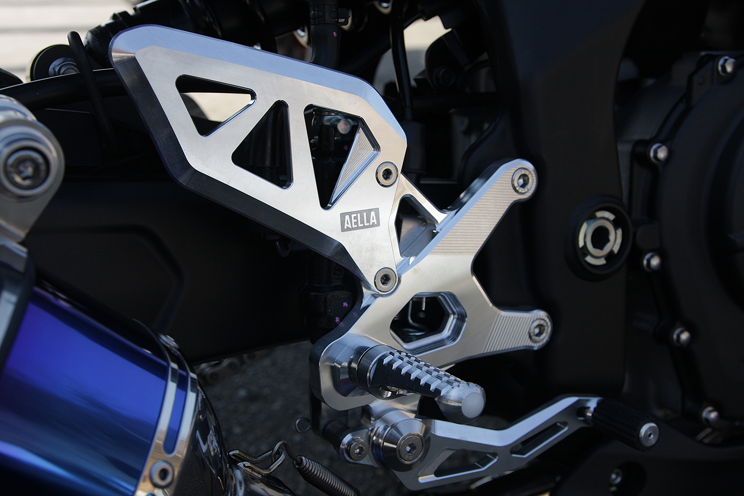 ライディングステップキット(Kawasaki ZX-25R):ポリッシュ/特色