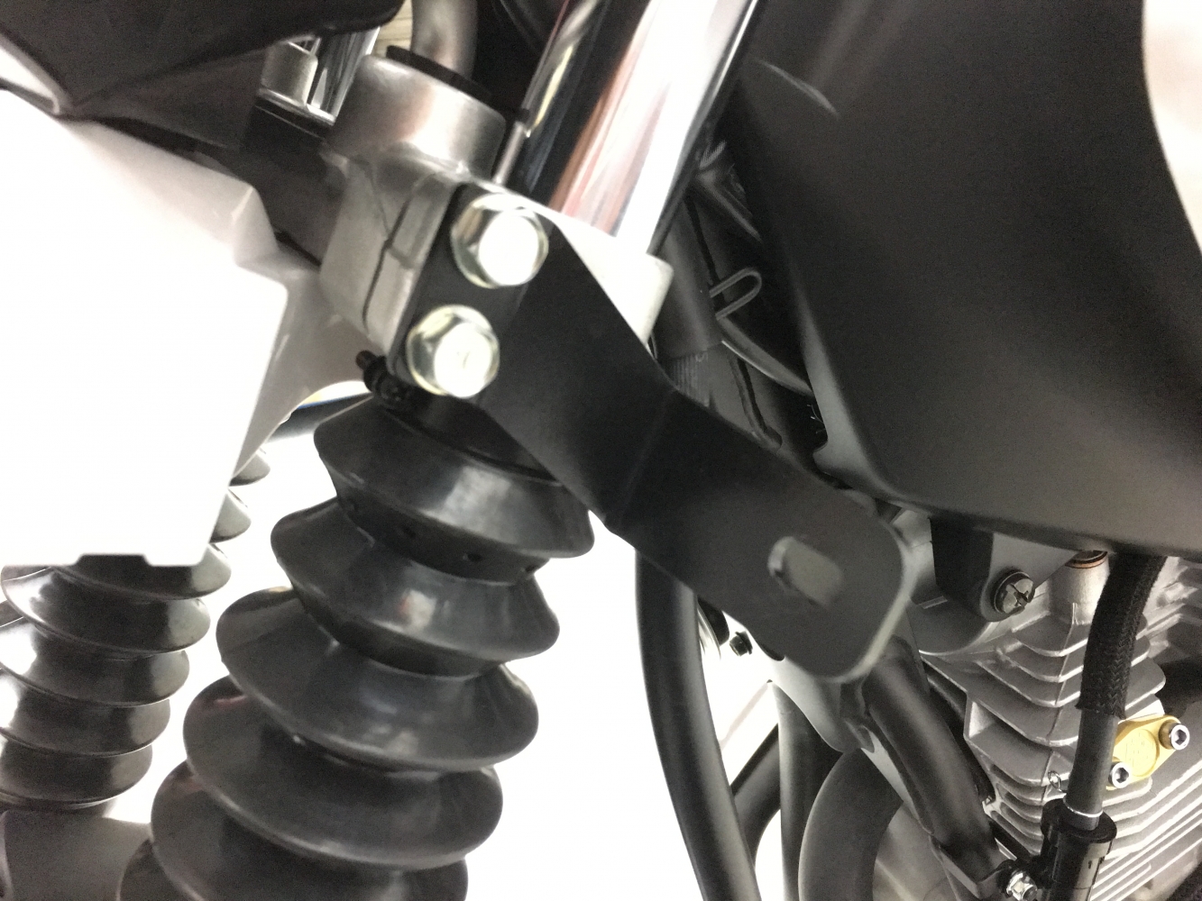 K-FACTORY ONLINE SHOP / フロントガードキャリア（セロー250 '18-）