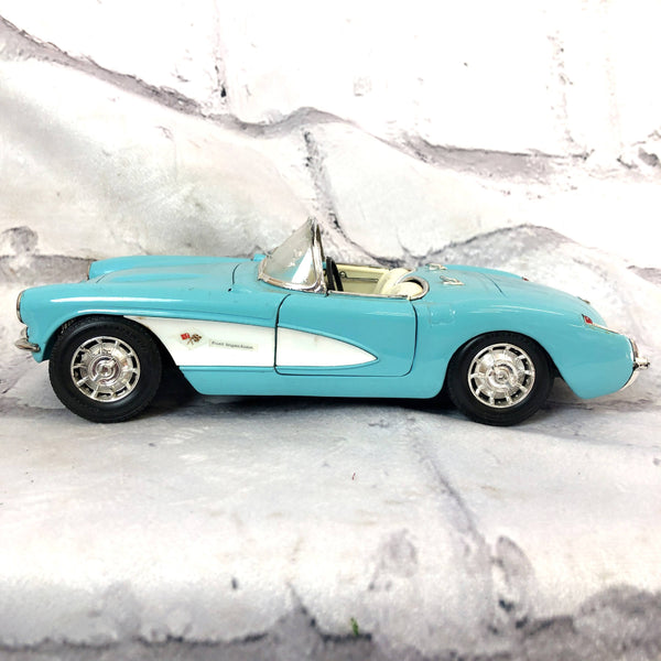 品番3746 1/18スケール Road Tough 1957年 CHEVROLET CORVETTE
