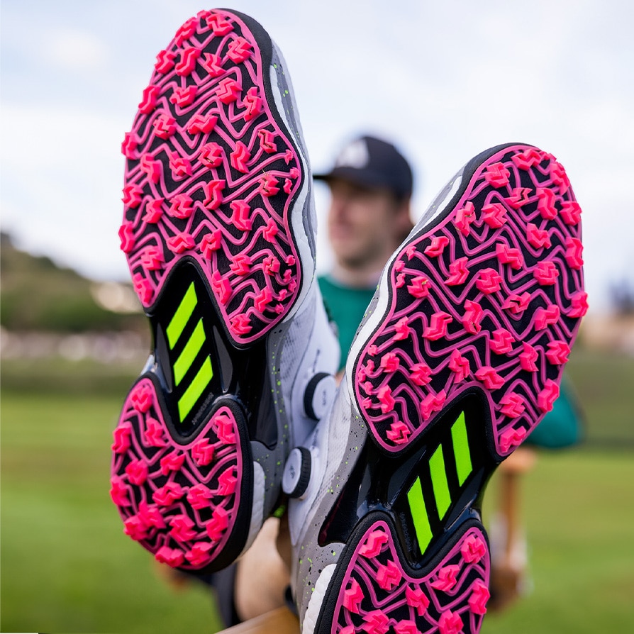 革新を遂げたアディダス コードカオス25｜ GDOゴルフショップ