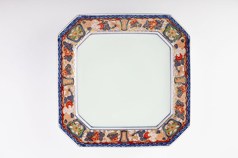 極錦金彩古伊万里様式【八角盛皿・小】 木箱入｜有田焼なら賞美堂本店