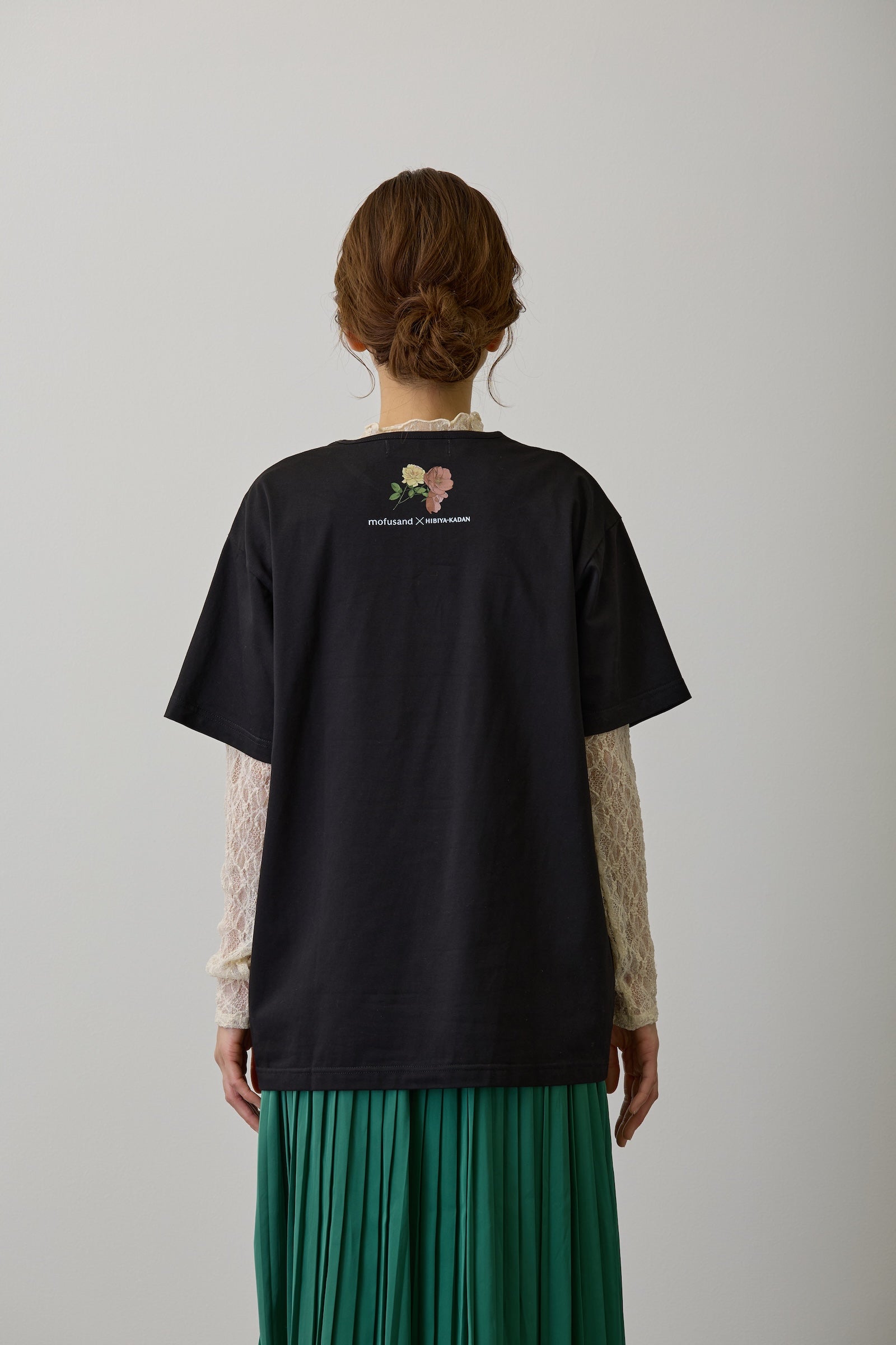mofusand×日比谷花壇 Tシャツ レイフローラ ブラック