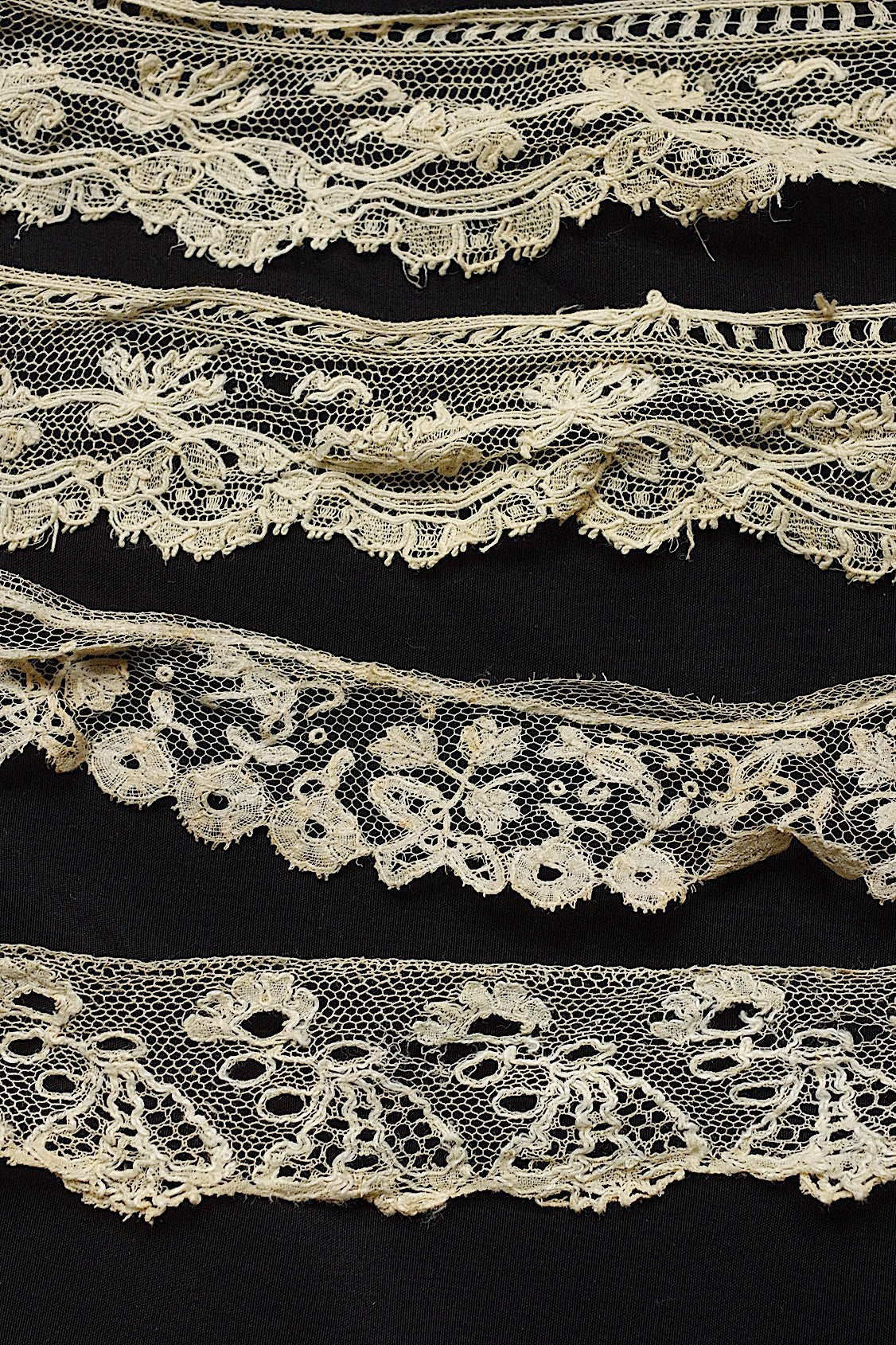 フランスアンティーク蚤の市 .FR A l'EPOQUE – .FR a l'epoque