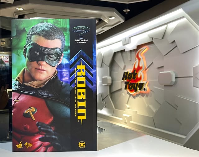 楽天市場】「新品・在庫」Hottoys ホットトイズVGM65『バットマン