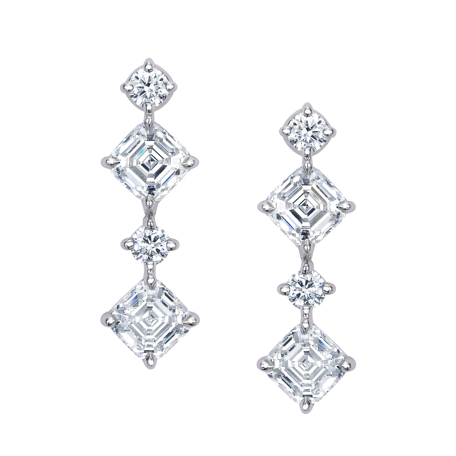 ロイヤル・アッシャー・カット プラチナ ダイヤモンドピアス ACH06