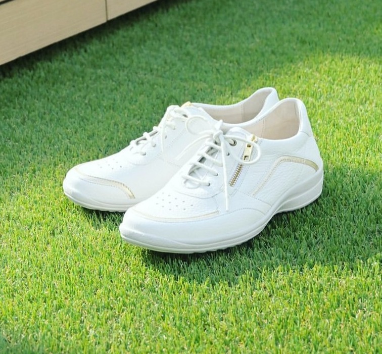 ドイツうまれのストロバー】やっぱりスニーカーはホワイトが万能