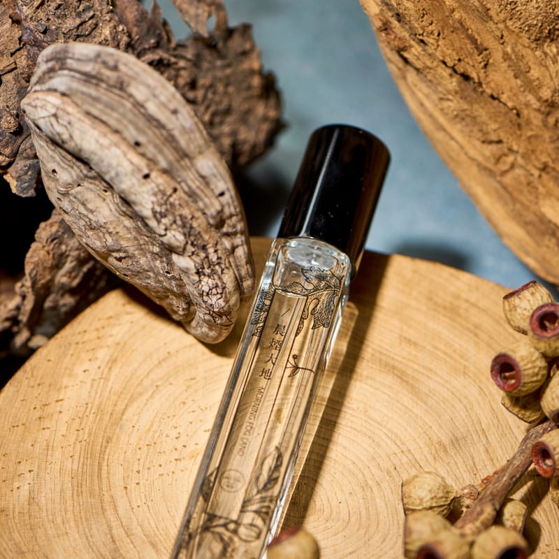 晨煙大地奇境香水》清爽木質香｜大春煉皂Dachun Soap