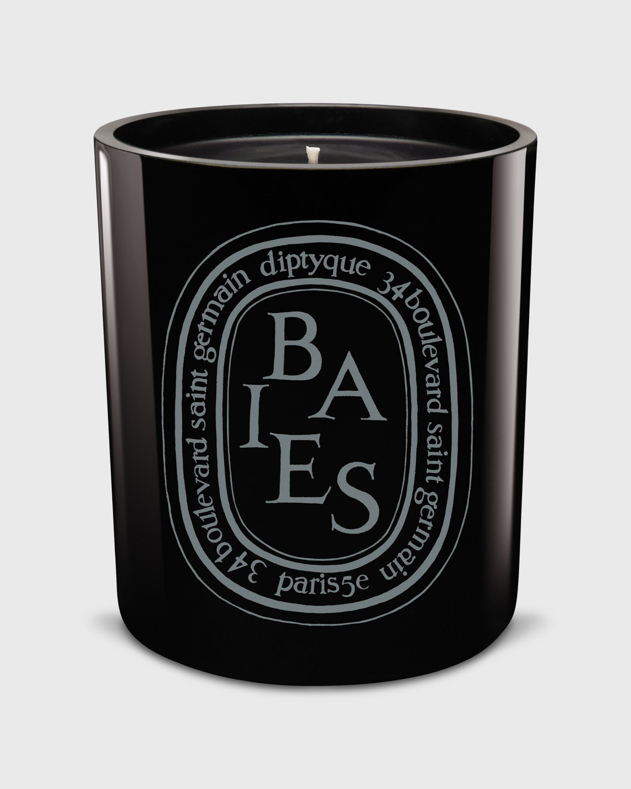 Colored Scented Candle in Baies | Shop Mashburn