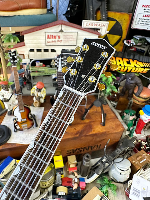 ビートルズ ジョージ・ハリスン ローズウッド ホロウ オフィシャル