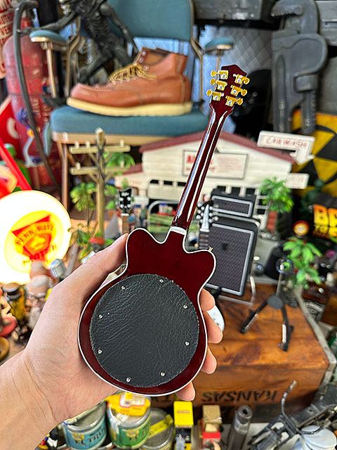 ビートルズ ジョージ・ハリスン ローズウッド ホロウ オフィシャル