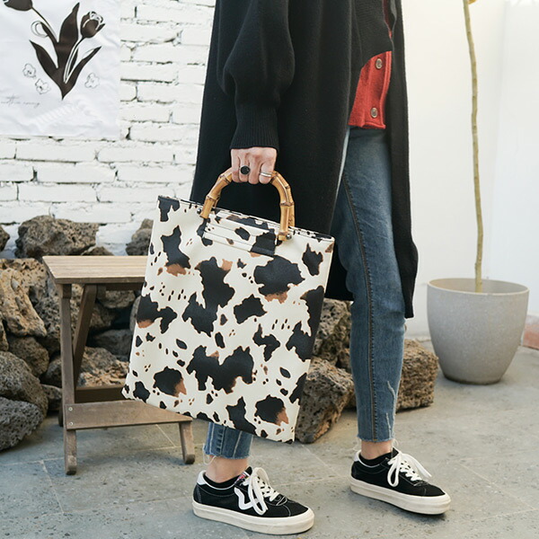 牛柄 COW柄 ハンドバッグ バンブーハンドル スクエア型 フェイクレザー