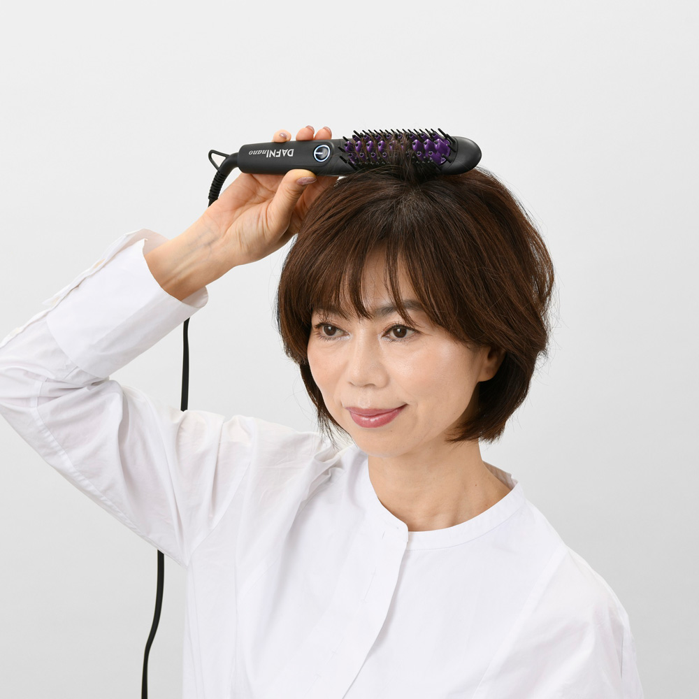 DAFNI（ダフニ） へアアイロン ミニ ブラシ型 時短 ヘアケア器具 簡単