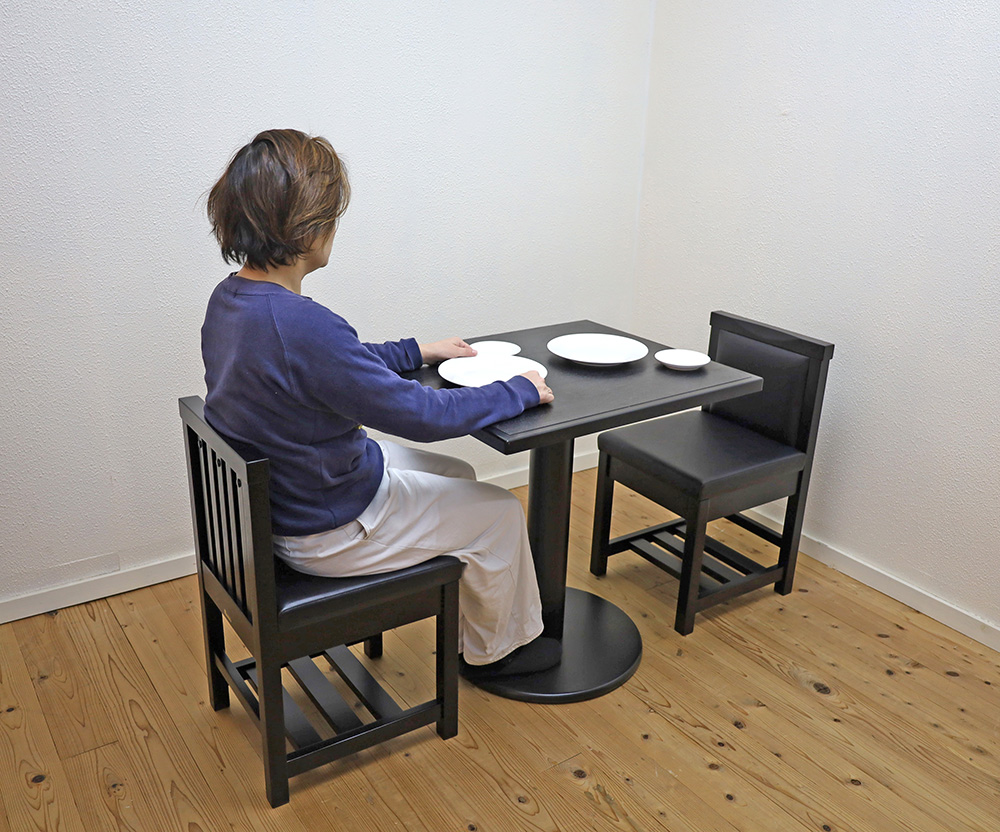 店舗用木製椅子 和モダンチェア えびす 荷物置き付き 座面高43cm 棚