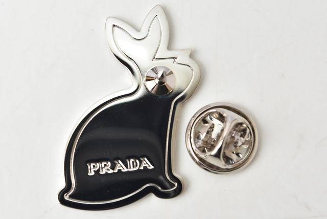 新品未使用・値下げ交渉可］PRADA ピンブローチ3点セット 新品未使用