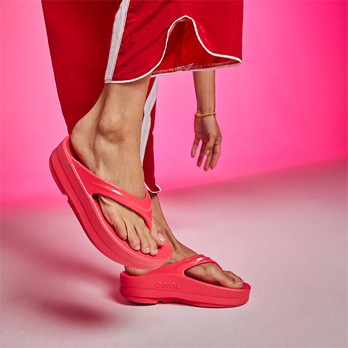 OOFOS（ウーフォス） WOMEN'S OOMEGA ウーメガ レディース リカバリー