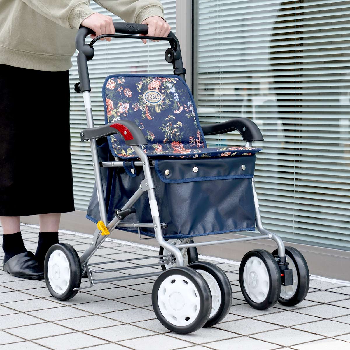 マキテック シルバーカー ノーブル 軽量 コンパクト 座れる おしゃれ