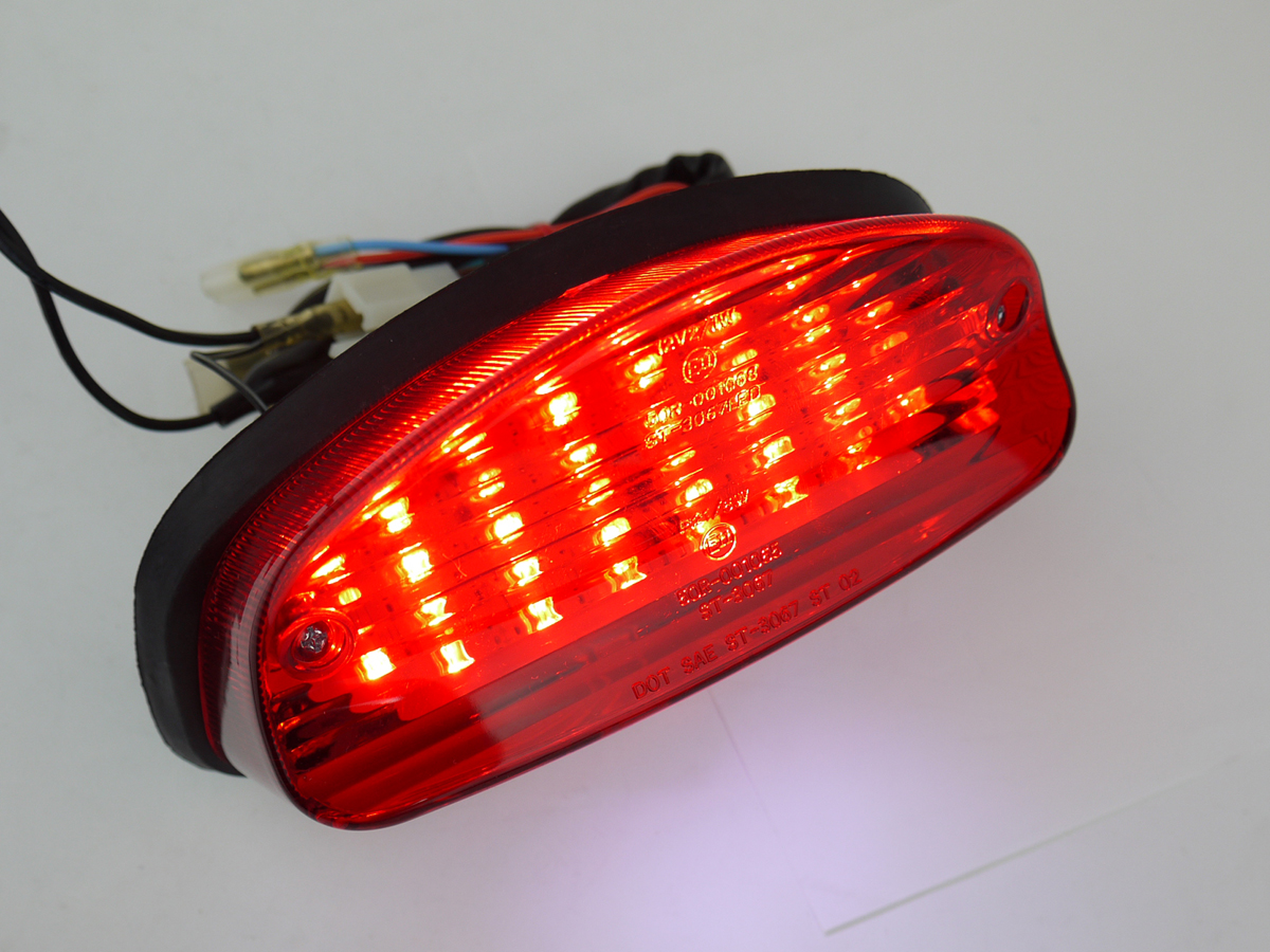 CBR1100XX用 96-98 LEDテールランプ レッドレンズ Eマーク付きポン付け