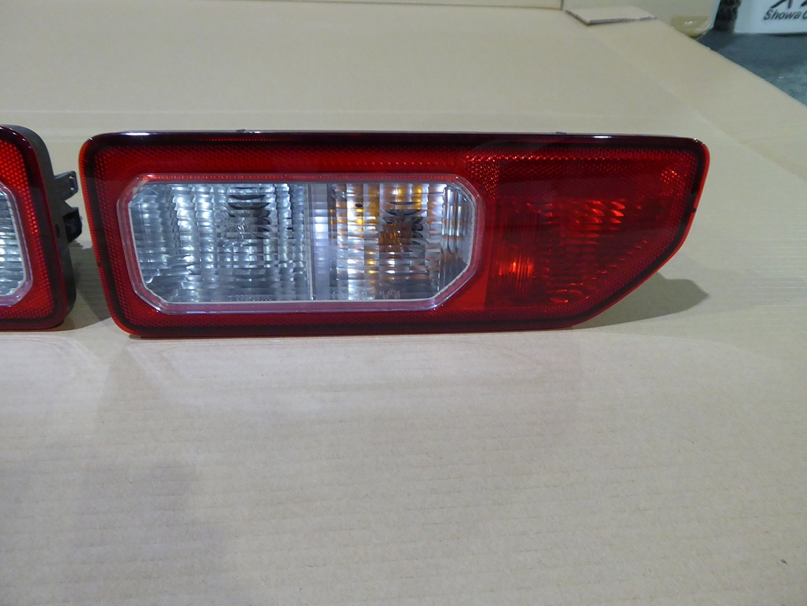 ジムニーJB64用純正テールランプ左右セット 新車外し品 : ショウワ