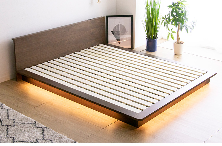 ベッド ロータイプ クイーンサイズ コンセント付き ライト付き LED