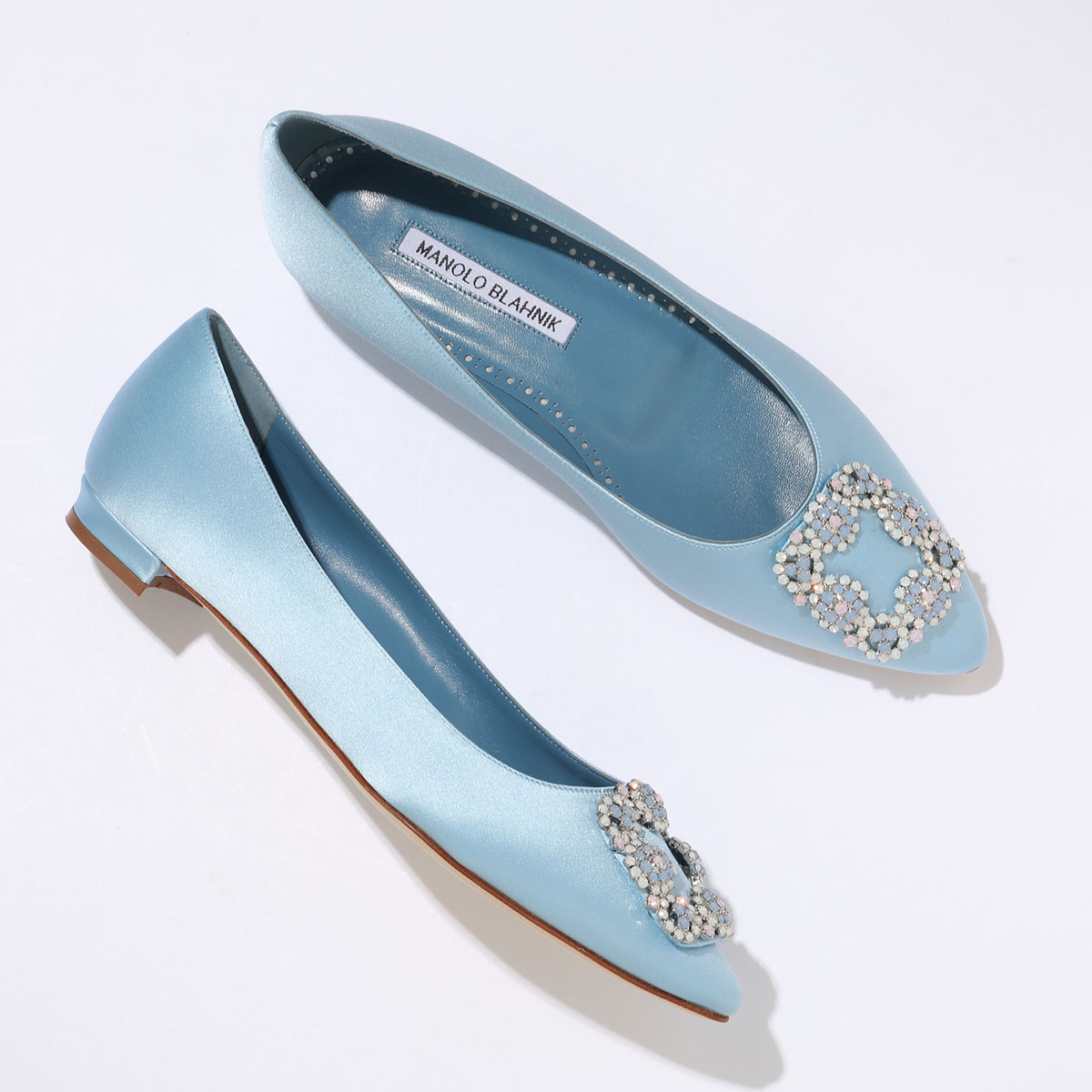 MANOLO BLAHNIK（マノロブラニク） パンプス HANGISIFLAT OPAL SATIN