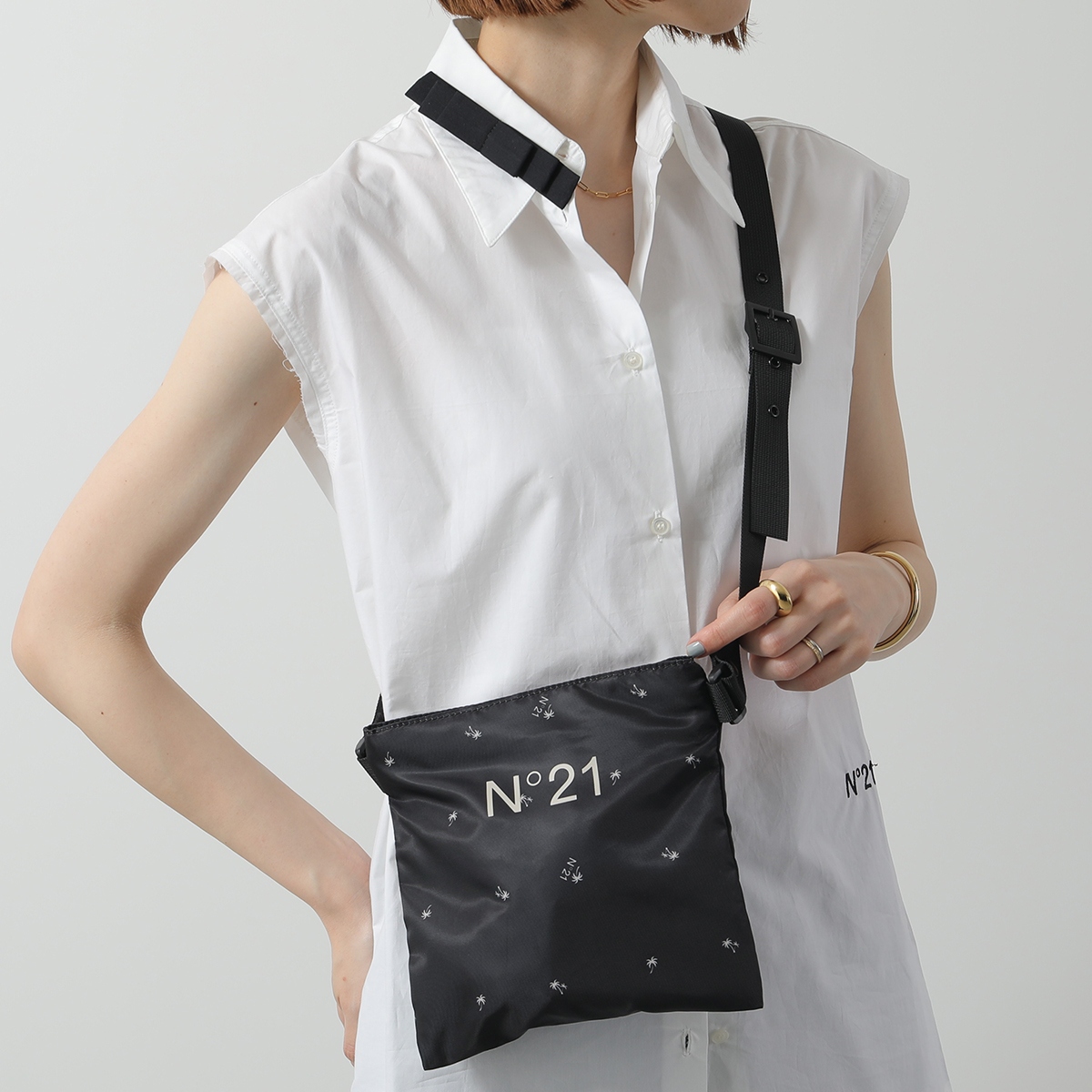 N°21（ヌメロヴェントゥーノ） N°21 KIDS キッズ ショルダーバッグ