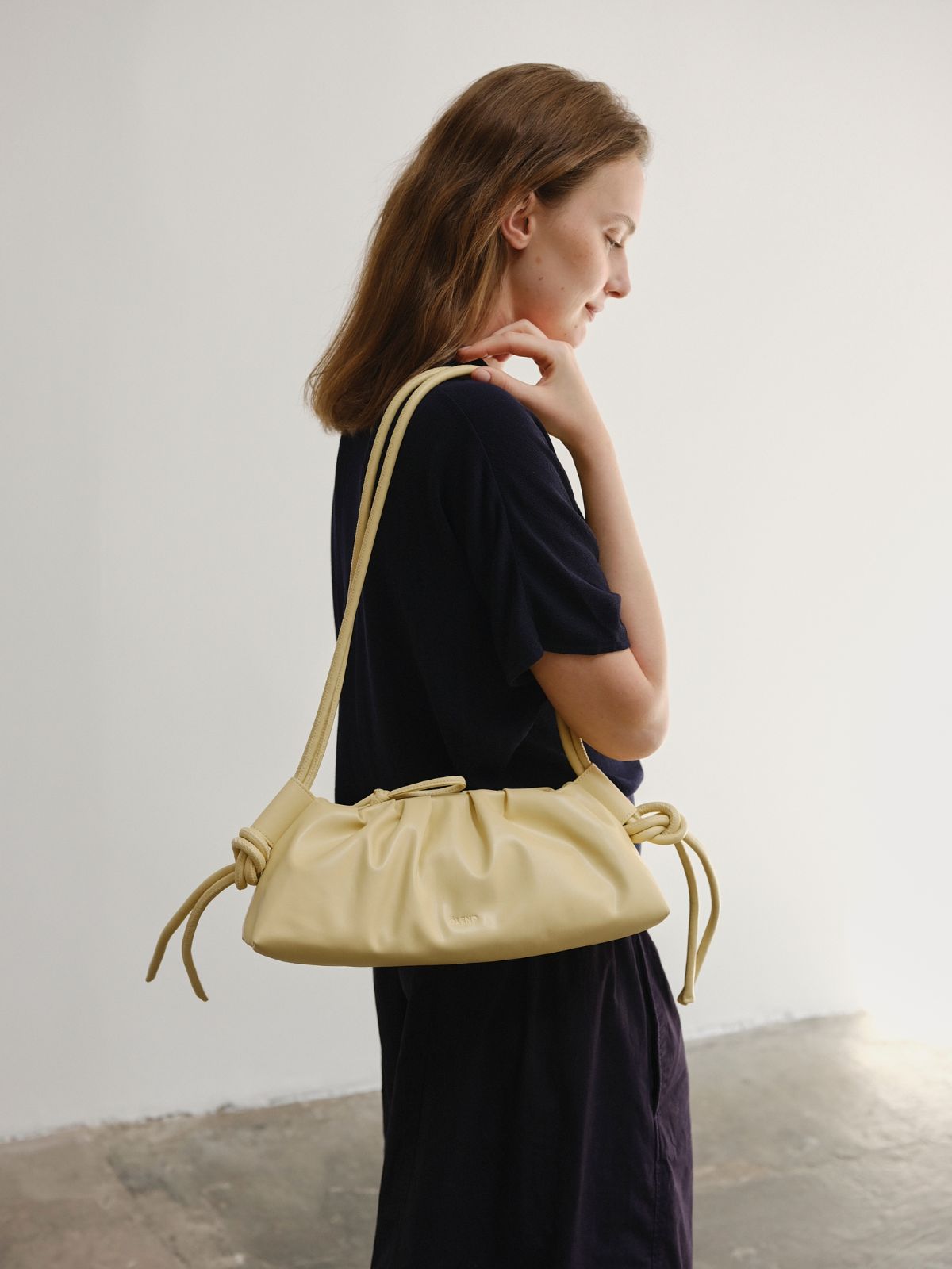 P5倍 正規販売店 オレンド OLEND ショルダーバッグ バッグ ダンプ