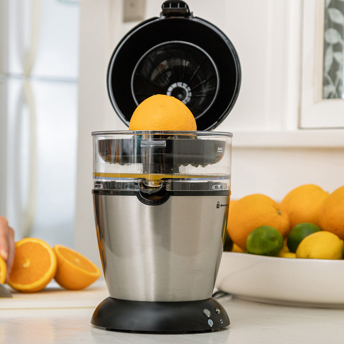 Hands Free Citrus Juicer – Sharper Image