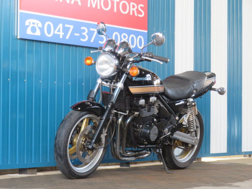 カワサキ/ゼファーχ – シイナモータース