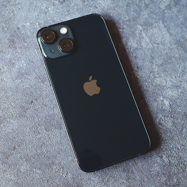 iPhone13 miniミッドナイト レビュー｜1か月使った感想。12miniとの