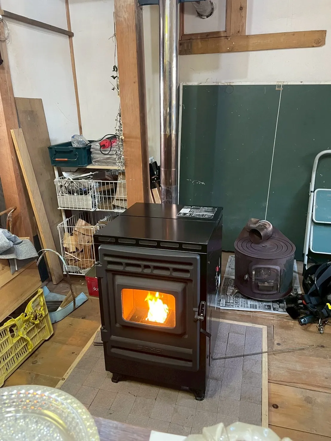 北海道札幌の薪ストーブなら株式会社新六商店 | 心地よい暖かさと癒し