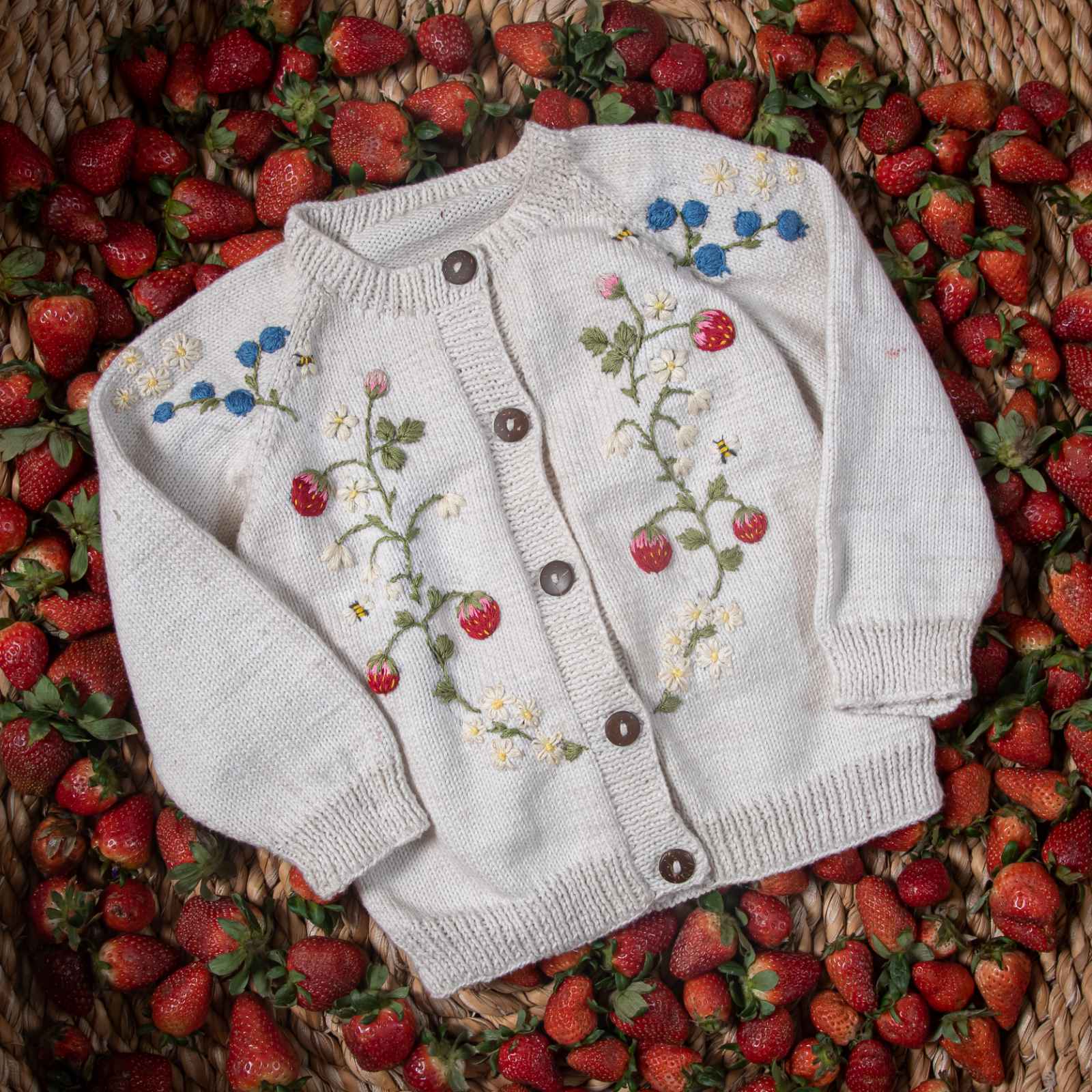 Strawberry cardigan (Cotton) - Marshmellow | Shirley Bredal Online