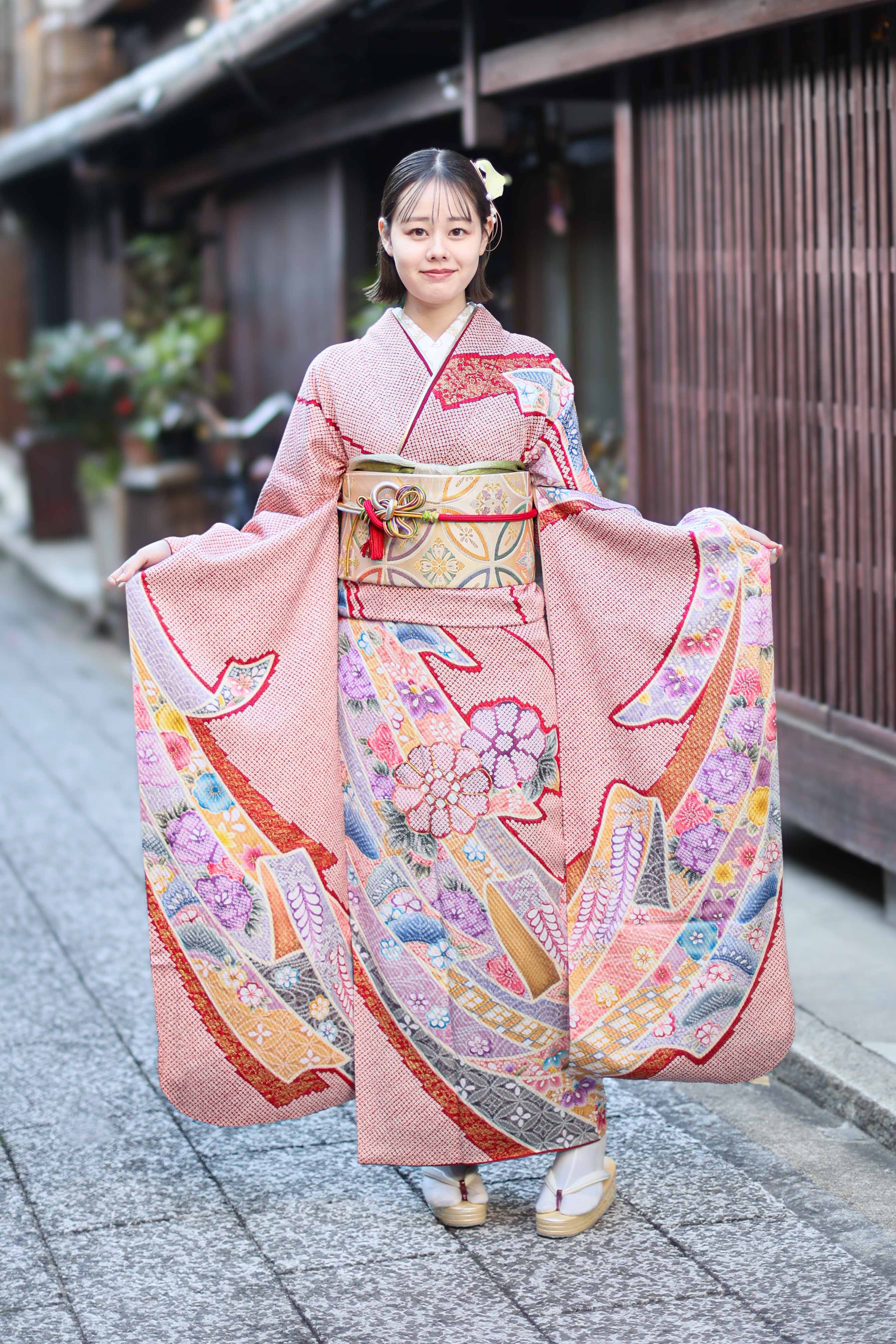 赤疋田に花熨斗目｜京都の成人式振袖・卒業式袴レンタル シュハリス