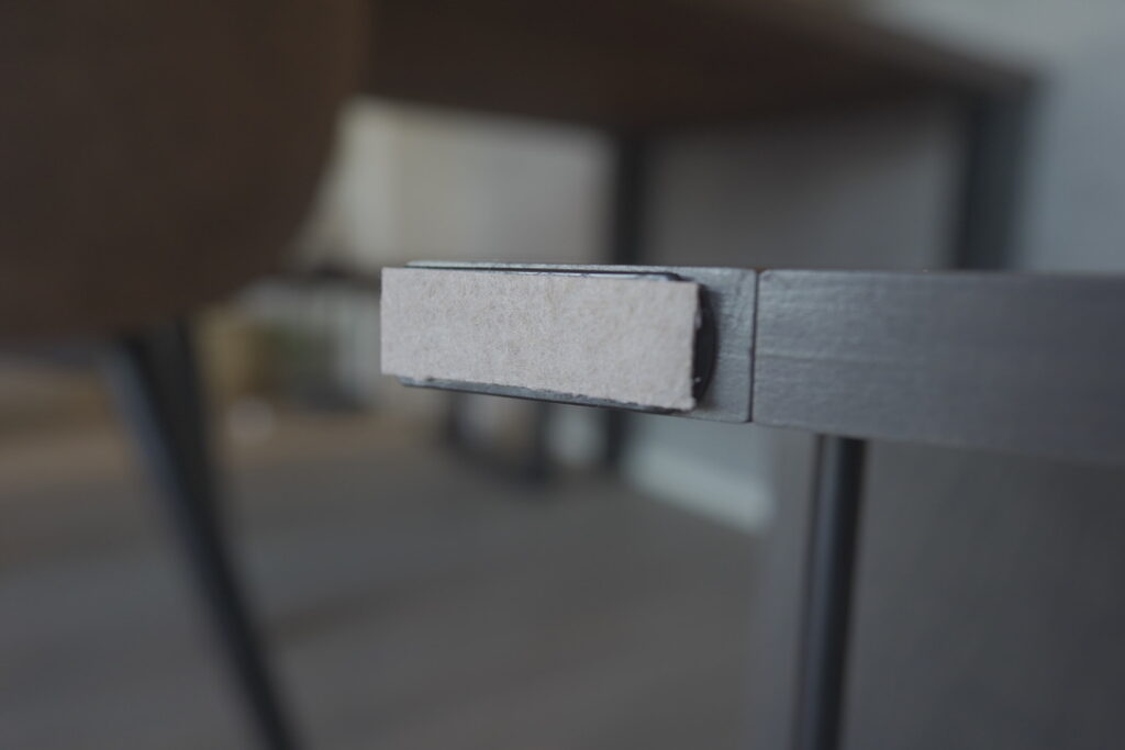 トリップトラップ 床の傷防止方法紹介【誰でもできて簡単！】 - 知育パパ