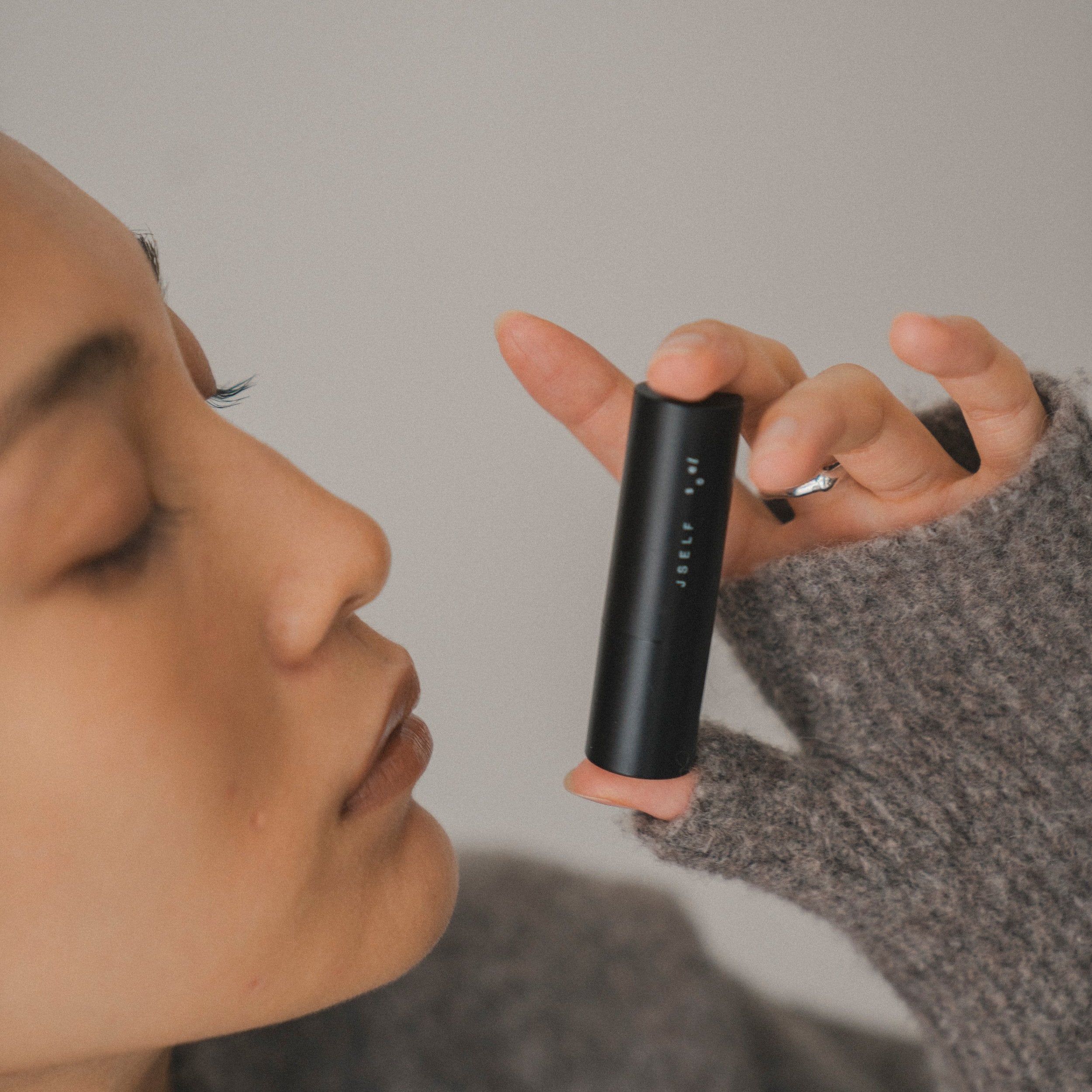 コラボ限定 JSELF × soel LIVING-OIL LIP STICK R001【レッド】