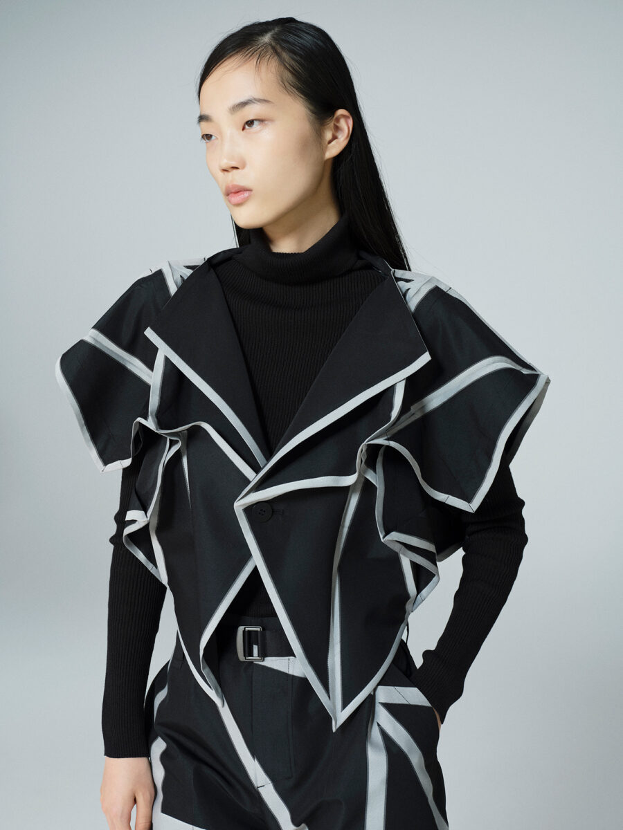 132 5. ISSEY MIYAKE」から新シリーズ “NO.5 ジャカード”たたまれた美