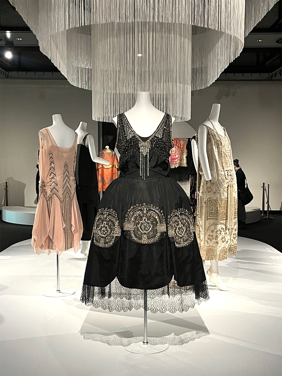 No.61／ 「アール・デコとモード」展で現代ファッションの源流をたどる