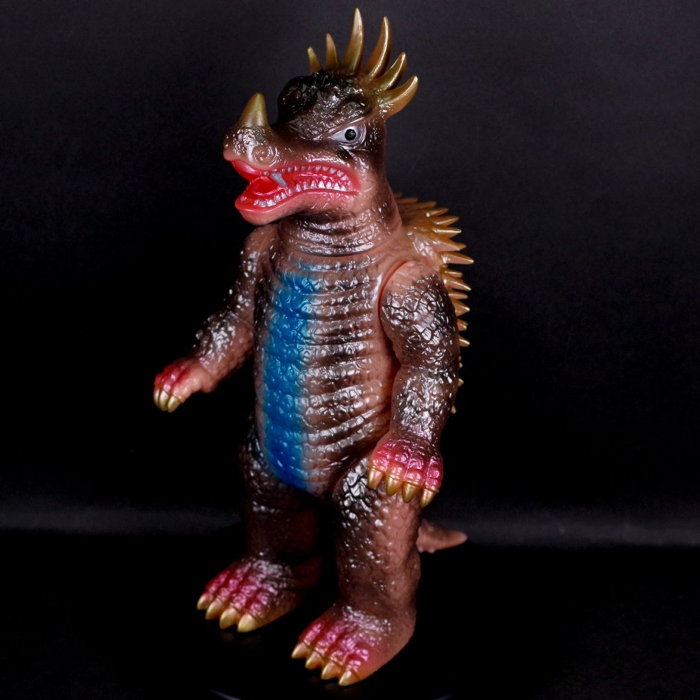 ブルマァク製「アンギラス」が渋い「ガンメタ」で予約受付中！ | sofvi