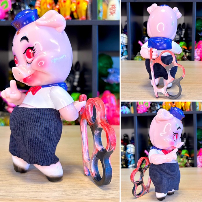 BlackBook ToyとFrank Kozik氏との「Piggums」新色はなんと女子高生