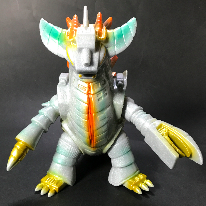 はじめてのウルトラマン展」限定でマルサン製「ウルトラマン350