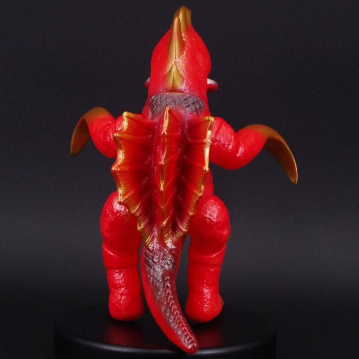 ブルマァクよりレッド成型となった「未来怪獣ガイガン」が飛来