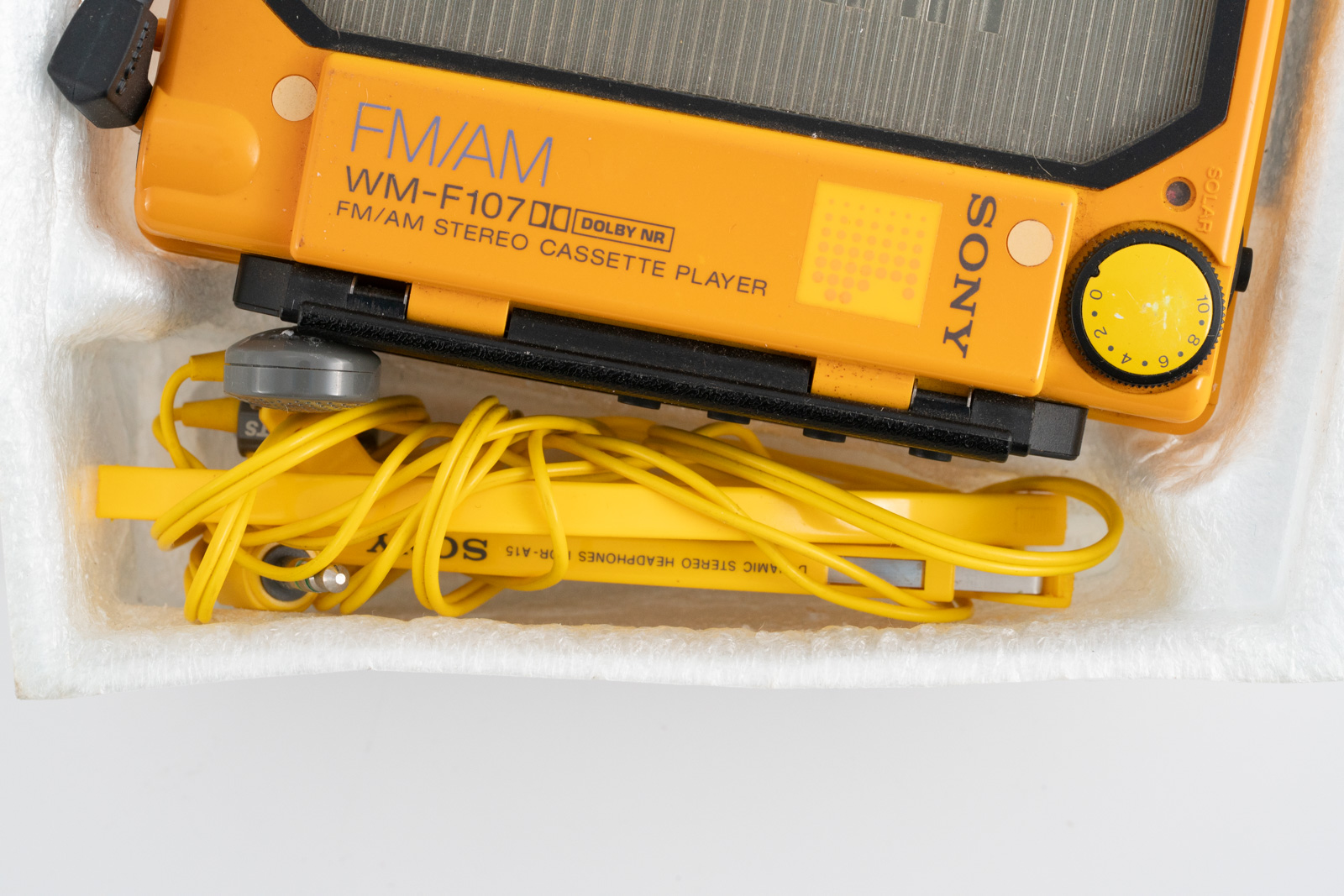 Sony WM-F107 Solar Walkman • Museum Of Solar Energy