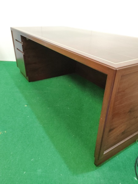 中古オフィス家具 TENDO 天童木工 木製役員片袖机 訳アリ 鍵付き 訳